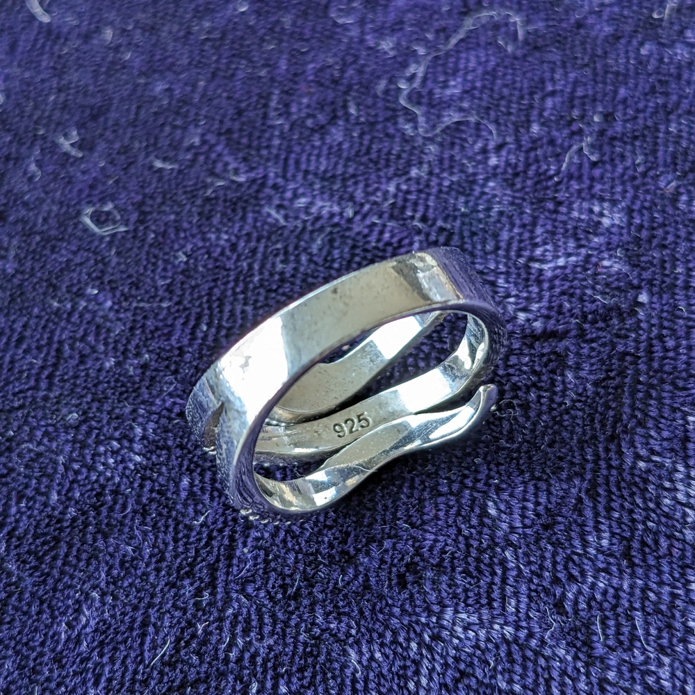 Emerald Accent Silver Snake Ring - Modern Women Jewelry - Picture 4 of 9